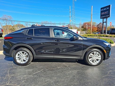 Used 2024 Buick Envista Preferred w/ Convenience II Package image 7