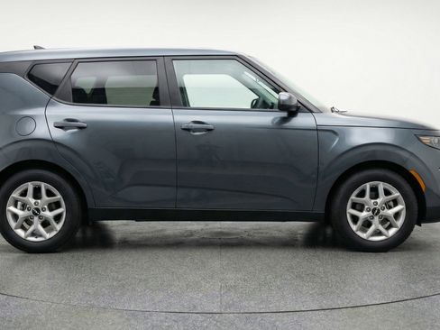 Used 2025 Kia Soul LX w/ LX Technology Package image 11