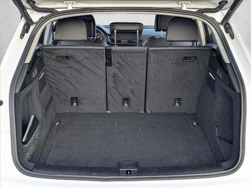 Certified 2025 Audi Q5 2.0T Premium Plus image 6