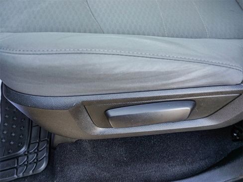 Used 2018 RAM 1500 Classic SLT image 21