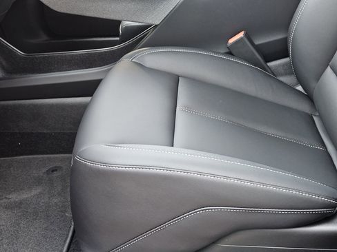 New 2025 Cadillac Optiq Luxury 1 image 23