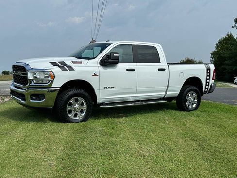 Used 2024 RAM 2500 Big Horn w/ Off Road Package AWD/4WD image 3