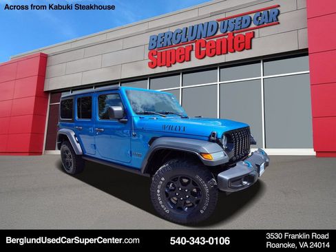 Used 2023 Jeep Wrangler Unlimited w/ Cold Weather Group AWD/4WD image 1