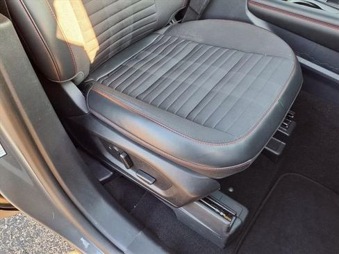 Used 2025 Ford Explorer ST-Line w/ ST-Line Street Pack image 87