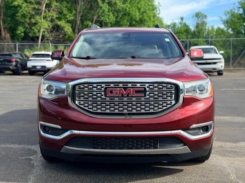 Used 2018 GMC Acadia Denali w/ Technology Package FWD image 3