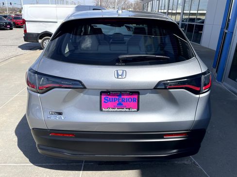 Used 2025 Honda HR-V LX image 3
