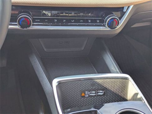 New 2026 Chevrolet Equinox ACTIV w/ Safety and Technology Package image 21