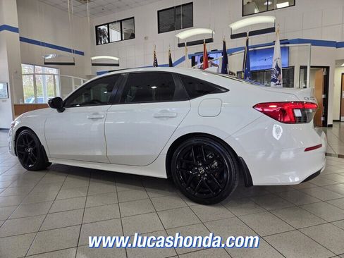 Used 2023 Honda Civic Sport image 6