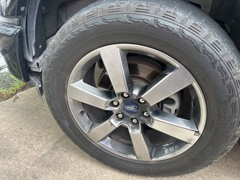 Used 2017 Ford F150 XLT w/ Equipment Group 302A Luxury AWD/4WD image 10