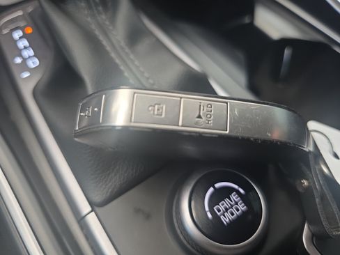 Certified 2025 Kia Sorento LX FWD image 29