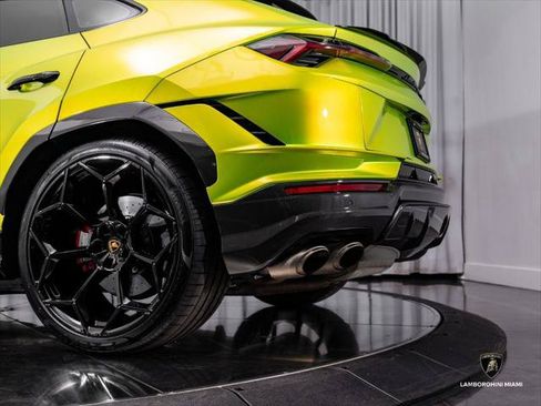 Used 2024 Lamborghini Urus Performante AWD/4WD image 13