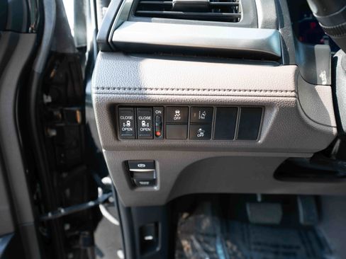 Used 2020 Honda Odyssey EX image 11