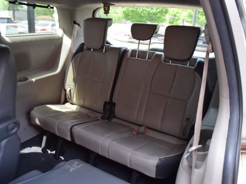 Used 2015 Kia Sedona SX FWD image 35