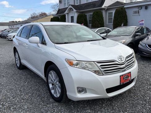 Used 2010 Toyota Venza image 1