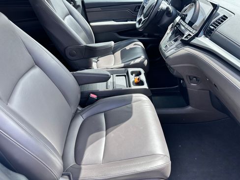 Used 2018 Honda Odyssey EX-L image 11