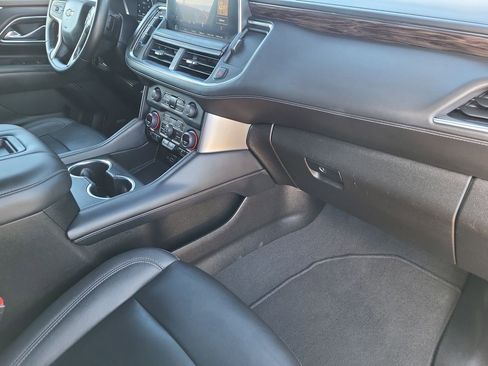 Used 2023 Chevrolet Suburban LT image 28