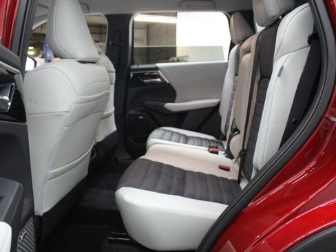 New 2026 Mitsubishi Outlander SE image 24