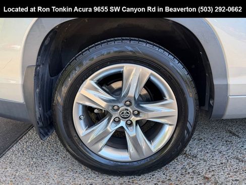 Used 2017 Toyota Highlander Limited AWD/4WD image 8