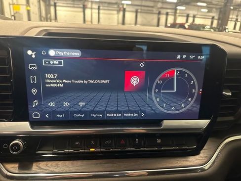 Used 2023 GMC Sierra 1500 SLT w/ SLT Convenience Package image 31