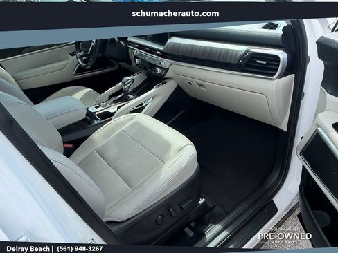 Used 2023 Kia Telluride EX w/ EX Captain's Chair Package AWD/4WD image 17