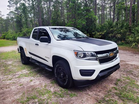 Used 2017 Chevrolet Colorado W/T image 3