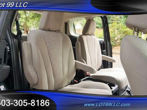 Used 2012 MAZDA MAZDA5 Touring image 19