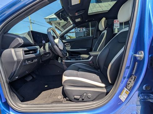 Used 2025 Kia K4 GT-Line w/ GT-Line Premium Package image 14