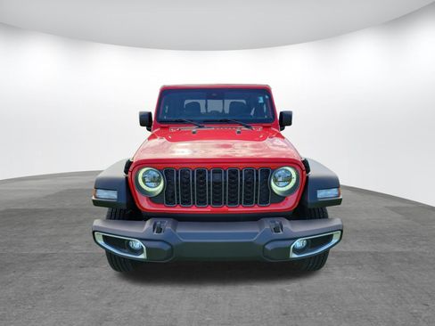 Used 2025 Jeep Gladiator Sport AWD/4WD image 2