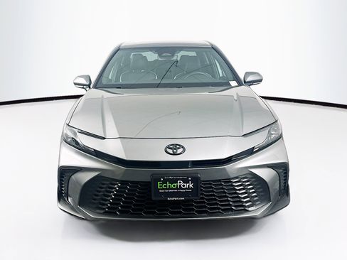 Used 2025 Toyota Camry SE FWD image 2
