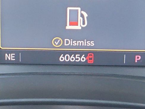 Used 2023 GMC Terrain SLT image 19