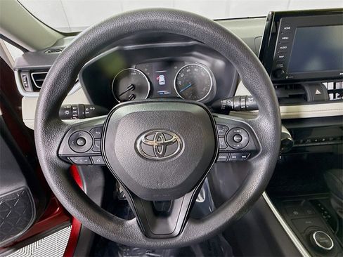 Certified 2021 Toyota RAV4 XLE image 21