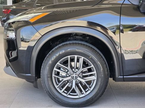 Used 2023 Nissan Rogue S FWD image 6