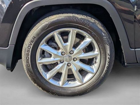 Used 2016 Jeep Cherokee Limited image 24