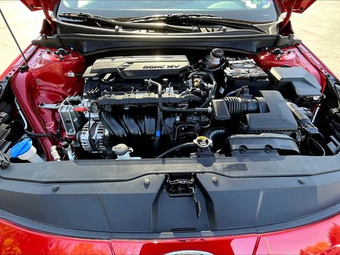 Used 2023 Hyundai Elantra SEL image 29