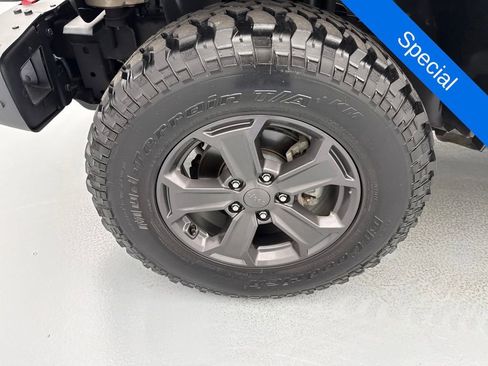 Used 2018 Jeep Wrangler Rubicon AWD/4WD image 4