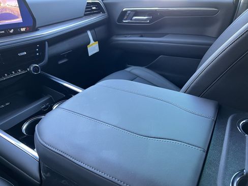 New 2026 Chevrolet Suburban LT w/ Comfort Package image 29