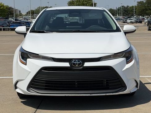 Used 2025 Toyota Corolla LE FWD image 8