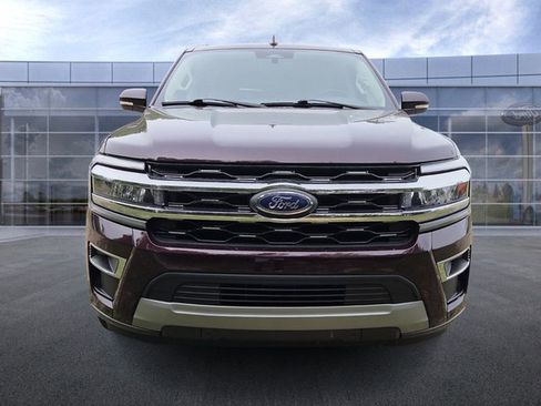 Used 2024 Ford Expedition Limited RWD image 3