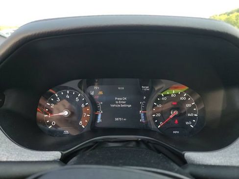 Used 2025 Jeep Compass Latitude w/ Sun & Sound Group AWD/4WD image 11