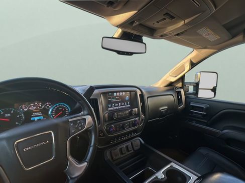 Used 2019 GMC Sierra 3500 Denali w/ Duramax Plus Package image 11