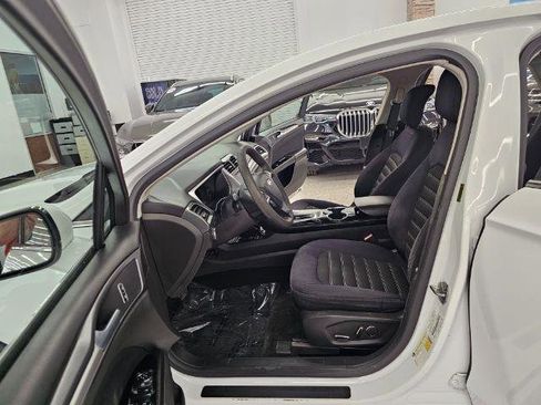 Used 2014 Ford Fusion SE FWD image 28
