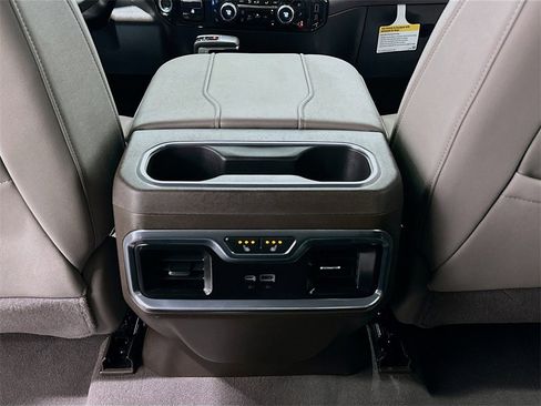 Used 2024 GMC Sierra 1500 SLT image 26