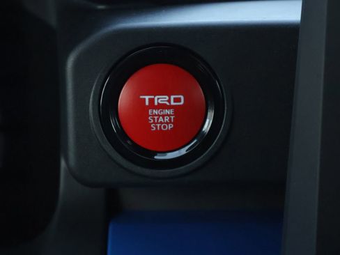 Used 2025 Toyota Tacoma TRD Off-Road image 28