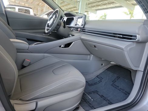 Certified 2025 Hyundai Elantra Sport FWD image 22