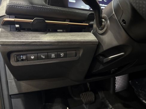 Used 2024 Nissan Ariya FWD image 94
