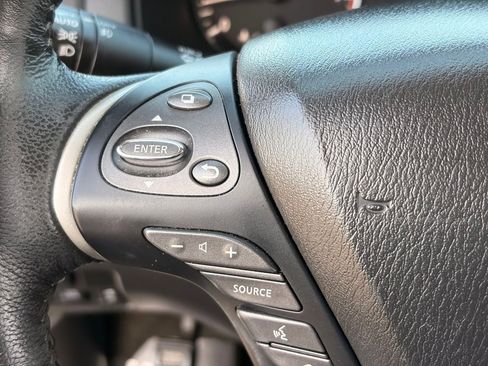 Used 2019 Nissan Pathfinder SL FWD image 27
