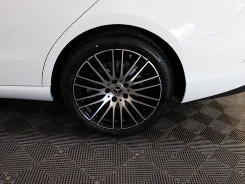 New 2025 Mercedes-Benz C 300 4MATIC Sedan image 9