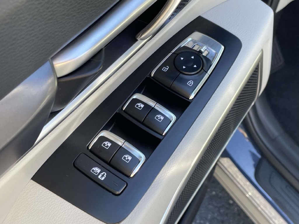 Used 2025 Kia Telluride S FWD image 25