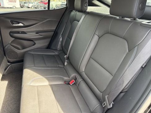 Used 2025 Buick Envista Sport Touring image 14