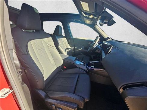 Used 2025 BMW X3 xDrive30i w/ Premium Package image 15